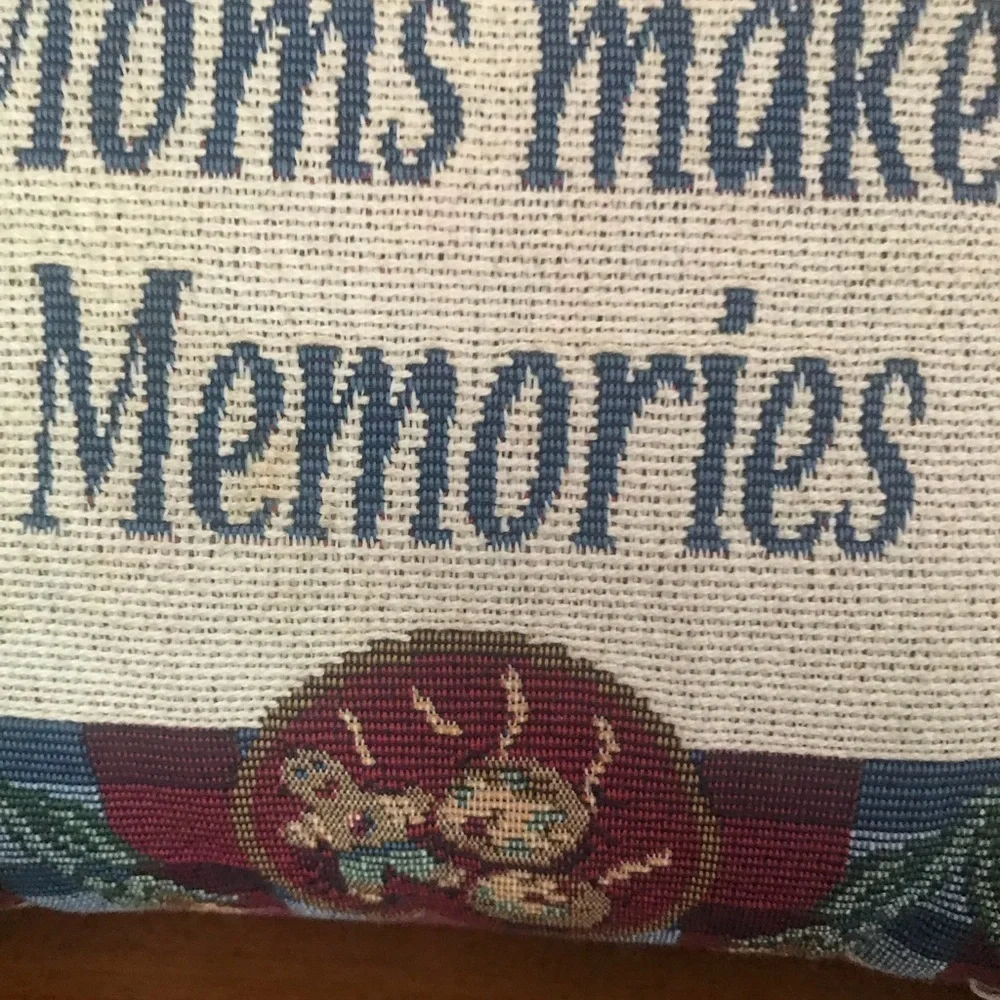 Rare Vintage Moms Make Memories Decoration Pillow